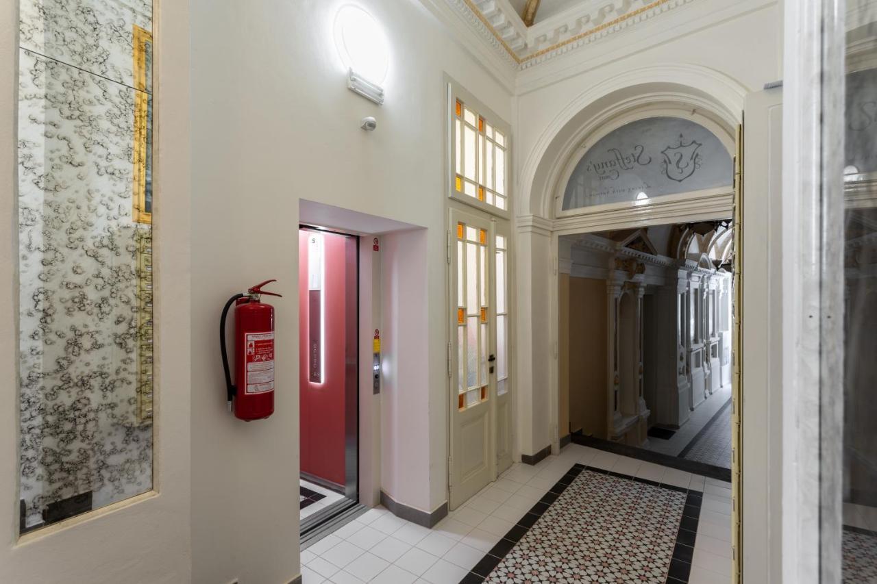 Sunlit Studio Near Wenceslas Square By Prague Days Praga Exterior foto